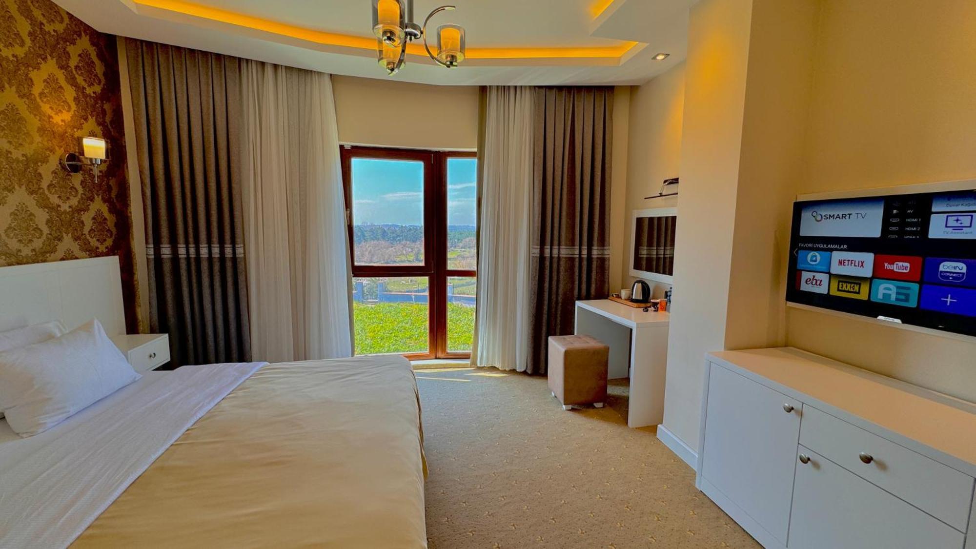 Roof & Hotel 5*