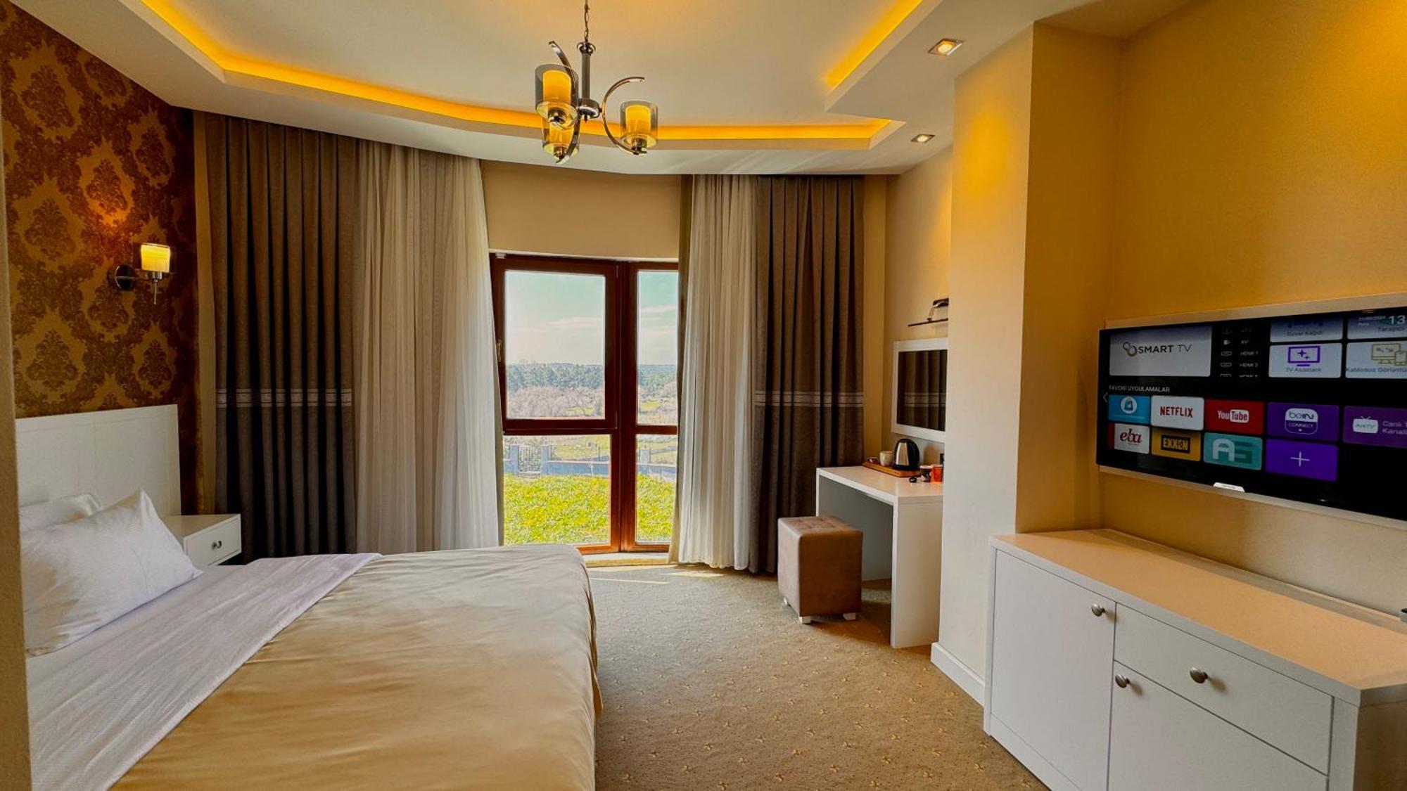 Hotel Roof & 5*