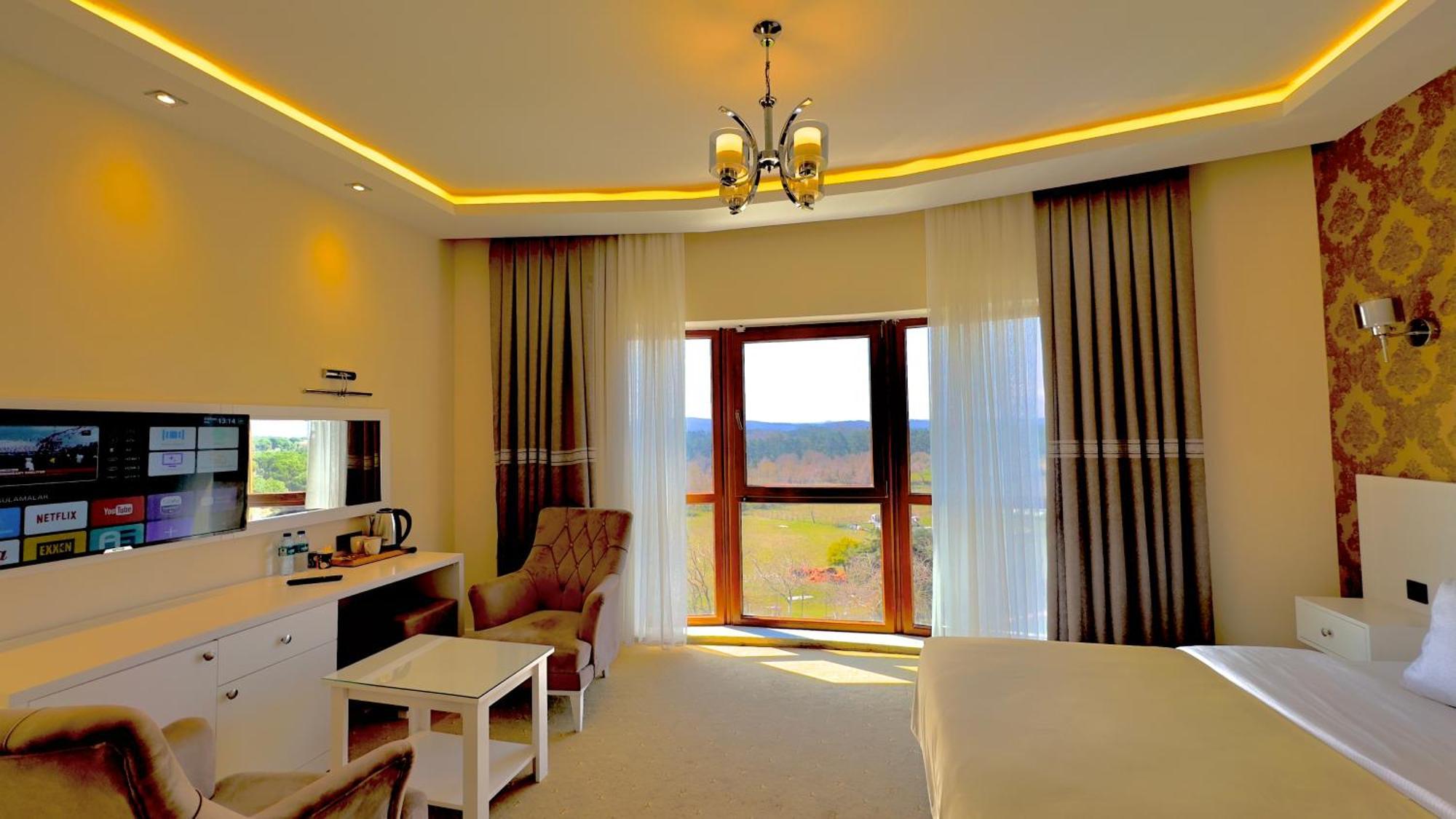 Roof & Hotel 5*