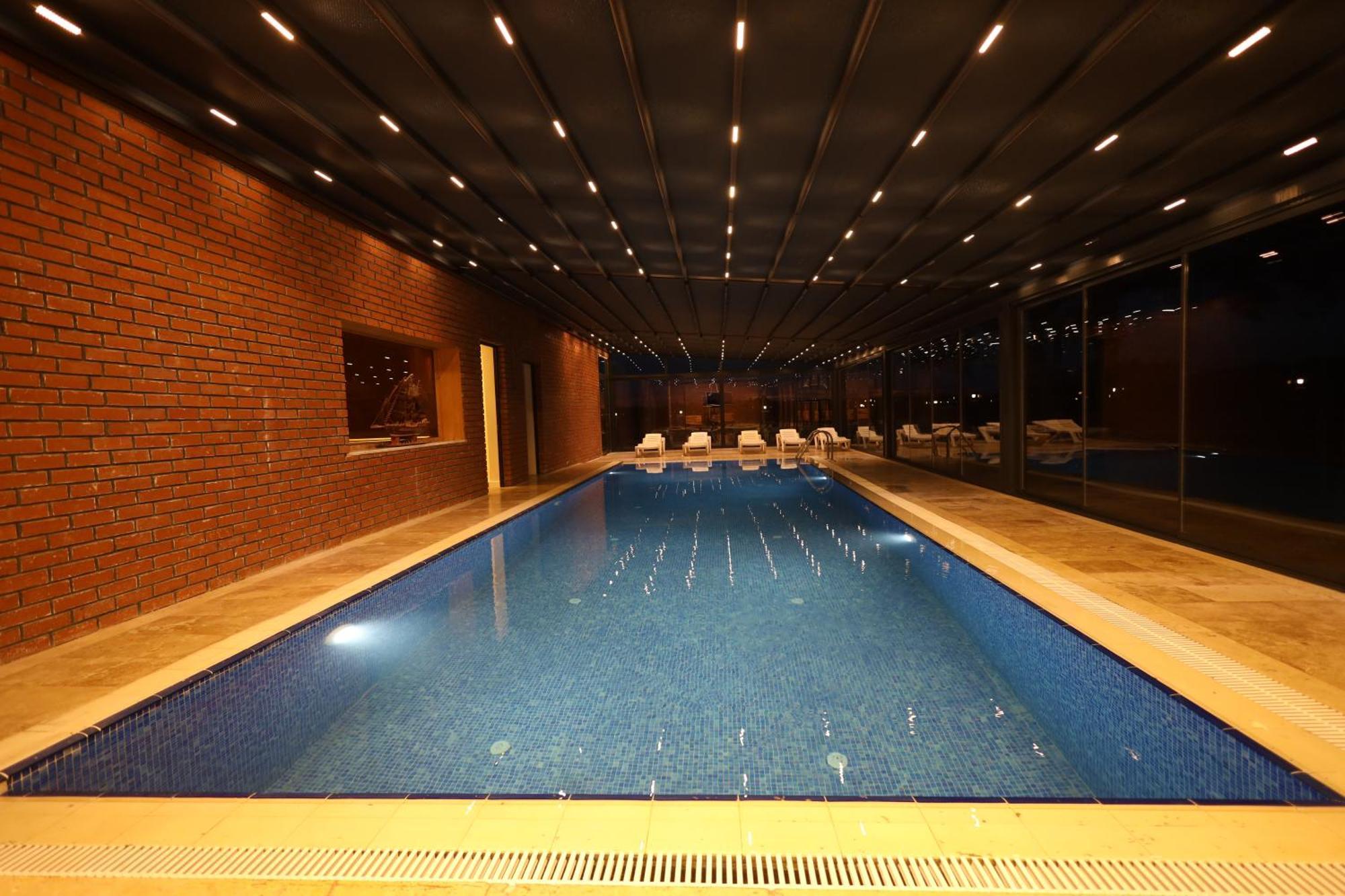 Hotel Roof & 5*