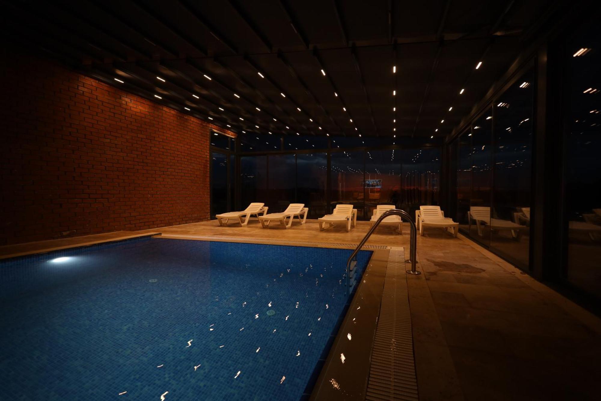 Roof & Hotel 5*